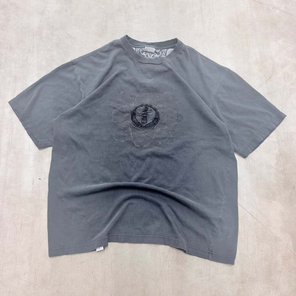 Nike T-Shirt Size XL Gray Graphic Crewneck Short Sleeve